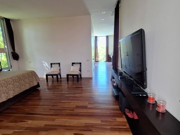 Casa de 5 ambientes en Alquiler en Barrio Cerrado La Montura