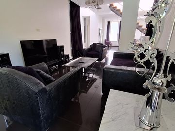 Casa de 5 ambientes en Alquiler en Barrio Cerrado La Montura