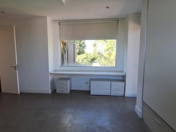 Casa de 5 ambientes en Alquiler en Barrio Cerrado La Montura