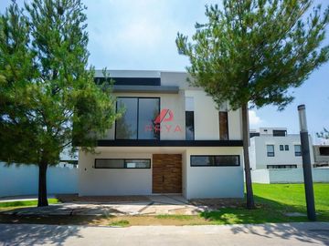 Casa en venta en Solares Privanza Zapopan con roof garden