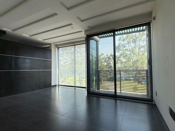 Casa en Venta en Coto Arbolada Santa Anita 4 Recámaras, Terraza, Roof Top.