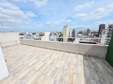DEPARTAMENTO 2 AMBIENTES AL FRENTE CON BALCÓN Y AMENITIES - APTO PROFESIONAL -  EN  FLORES