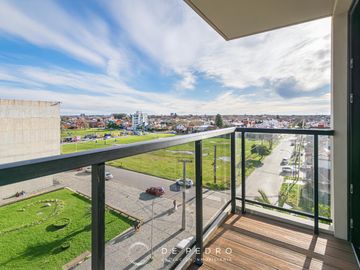 Departamento 3 ambientes en Marina Banus I, con cochera y baulera - Parque Luro