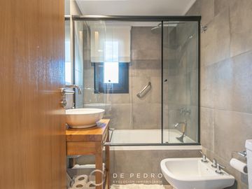 Departamento 3 ambientes en Marina Banus I, con cochera y baulera - Parque Luro