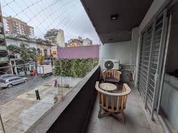 Excelente 2 ambientes en Flores Al Frente