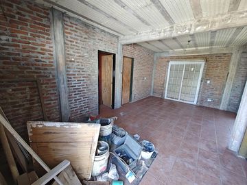 Casa en dos plantas en venta en V. Dorrego - Gonzalez Catan