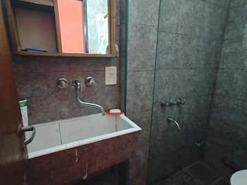 Casa en dos plantas en venta en V. Dorrego - Gonzalez Catan