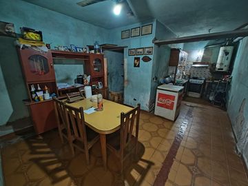 Casa en dos plantas en venta en V. Dorrego - Gonzalez Catan