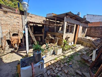Casa en dos plantas en venta en V. Dorrego - Gonzalez Catan
