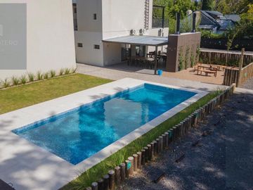 Departamento a estrenar en alquiler totalmente amueblado, a  mts. de la Universidad Austral