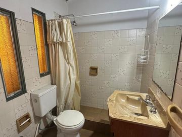 Chalet 5 ambientes en venta en Castelar Sur