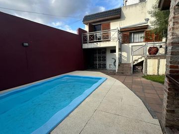 Chalet 5 ambientes en venta en Castelar Sur