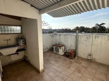 Chalet 5 ambientes en venta en Castelar Sur