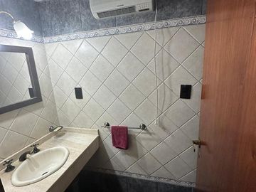Chalet 5 ambientes en venta en Castelar Sur