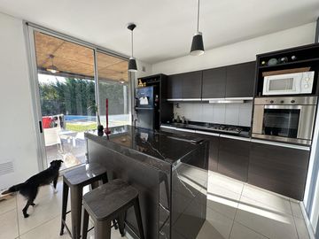 Casa de 4 ambientes en una planta - APTA CREDITO