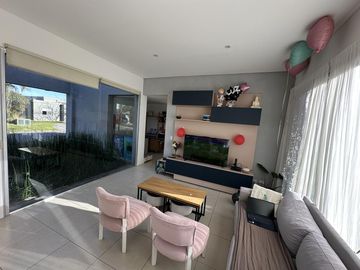 Casa de 4 ambientes en una planta - APTA CREDITO