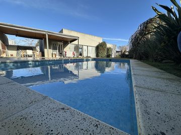 Casa de 4 ambientes en una planta - APTA CREDITO