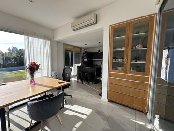 Casa de 4 ambientes en una planta - APTA CREDITO