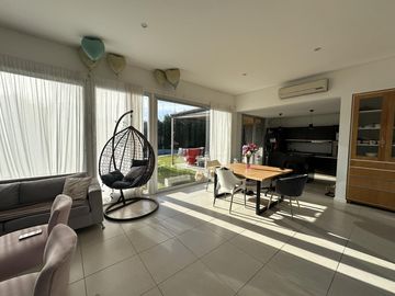 Casa de 4 ambientes en una planta - APTA CREDITO