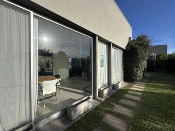Casa de 4 ambientes en una planta - APTA CREDITO