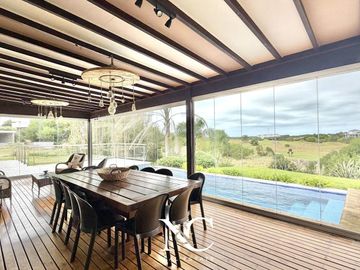 Casa en venta en Costa Esmeralda a la cancha de Golf
