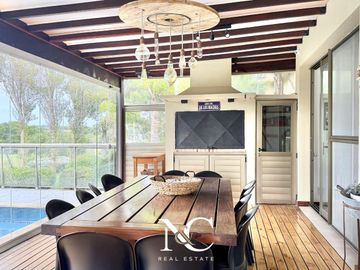 Casa en venta en Costa Esmeralda a la cancha de Golf