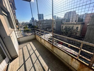 Departamento en Barracas 4 ambientes con dependencia a reciclar!