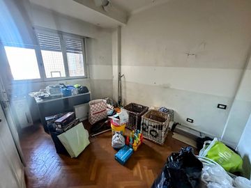 Departamento en Barracas 4 ambientes con dependencia a reciclar!