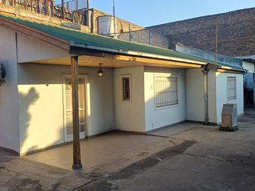 Casa y Lote lindero a metros de Ruta 21 en venta en G. Catan