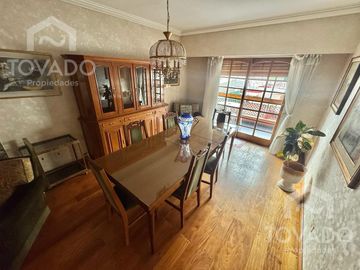 Semipiso 4 ambientes con cochera en Caballito!