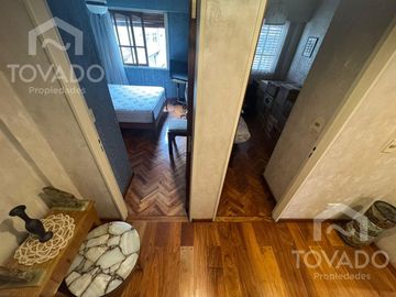 Semipiso 4 ambientes con cochera en Caballito!