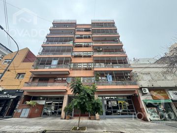 Semipiso 4 ambientes con cochera en Caballito!