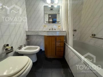 Semipiso 4 ambientes con cochera en Caballito!