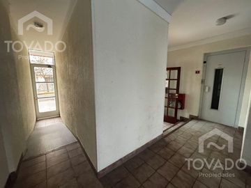 Semipiso 4 ambientes con cochera en Caballito!