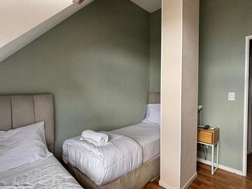 DEPTO 3 AMBIENTES AMOBLADO, PRECIO PAQUETE, 2 BAÑOS PUERTO MADERO