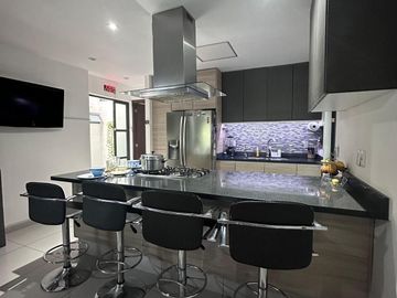 ¡Renta Departamento Amueblado en Jardines del Bosque con Roof Top! 🏢✨