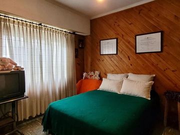 VENTA Casa de 5 ambientes con departamento. Barrio El Gaucho, Mar del Plata