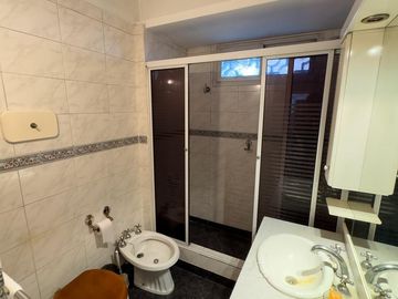 venta 3 ambientes con dependencia en Flores