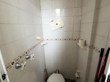 venta 3 ambientes con dependencia en Flores