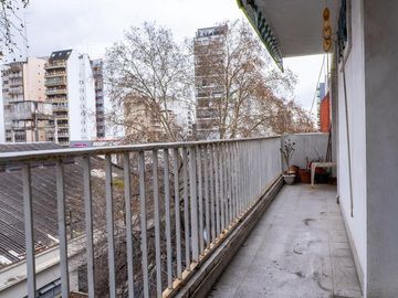 venta 3 ambientes con dependencia en Flores