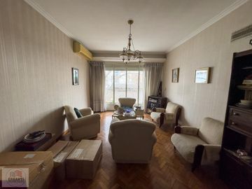 venta 3 ambientes con dependencia en Flores
