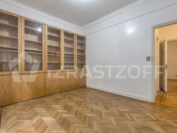 Departamento francés en alquiler en Recoleta de 4 ambientes reciclado
