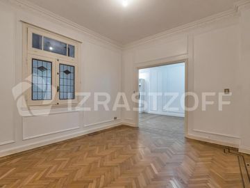 Departamento francés en alquiler en Recoleta de 4 ambientes reciclado