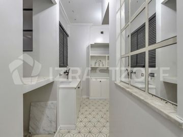 Departamento francés en alquiler en Recoleta de 4 ambientes reciclado