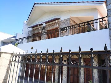 Oportunidad Única: Casa Imponente en Zona Sur, Perfecta para Familias o Instituciones