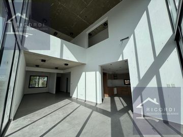 Casa en San Ramon, Pilar del este.