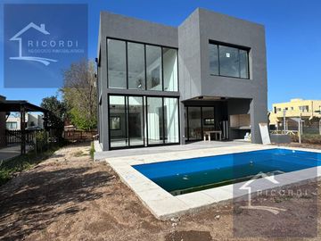 Casa en San Ramon, Pilar del este.