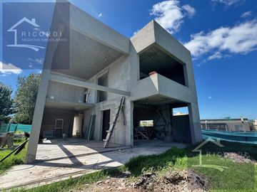 Casa en San Ramon, Pilar del este.