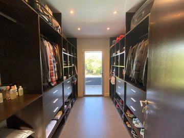Casa de 5 ambientes con Jardín y Pileta en Venta - Barrio Cerrado Altos del Pilar