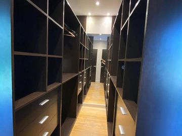 Casa de 5 ambientes con Jardín y Pileta en Venta - Barrio Cerrado Altos del Pilar